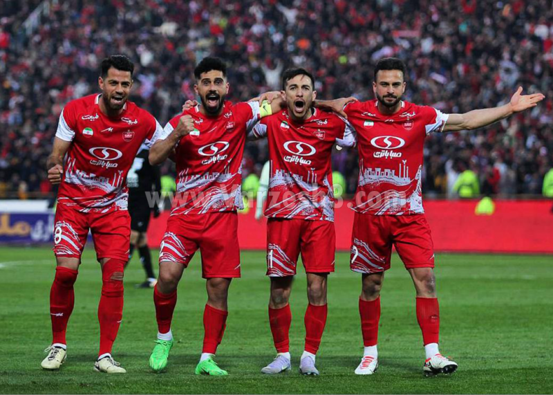 پرسپولیس با پیروزی برابر تراکتور استقلال را جا گذاشت