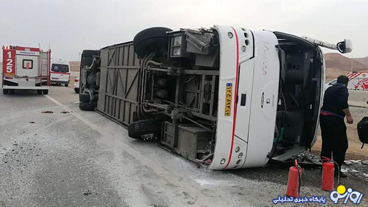 ۲۰ مصدوم درپی واژگونی اتوبوس در جاده کرمانشاه به همدان